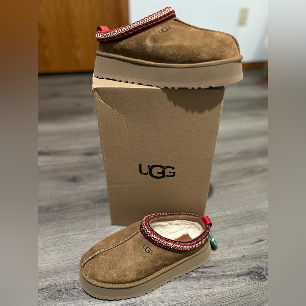 UGGS Tazz